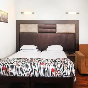 Oyo 358 Sarojini Nagar Hotel